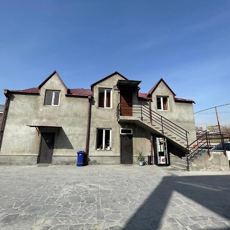 Noragyugh Guest House 耶烈万 外观 照片