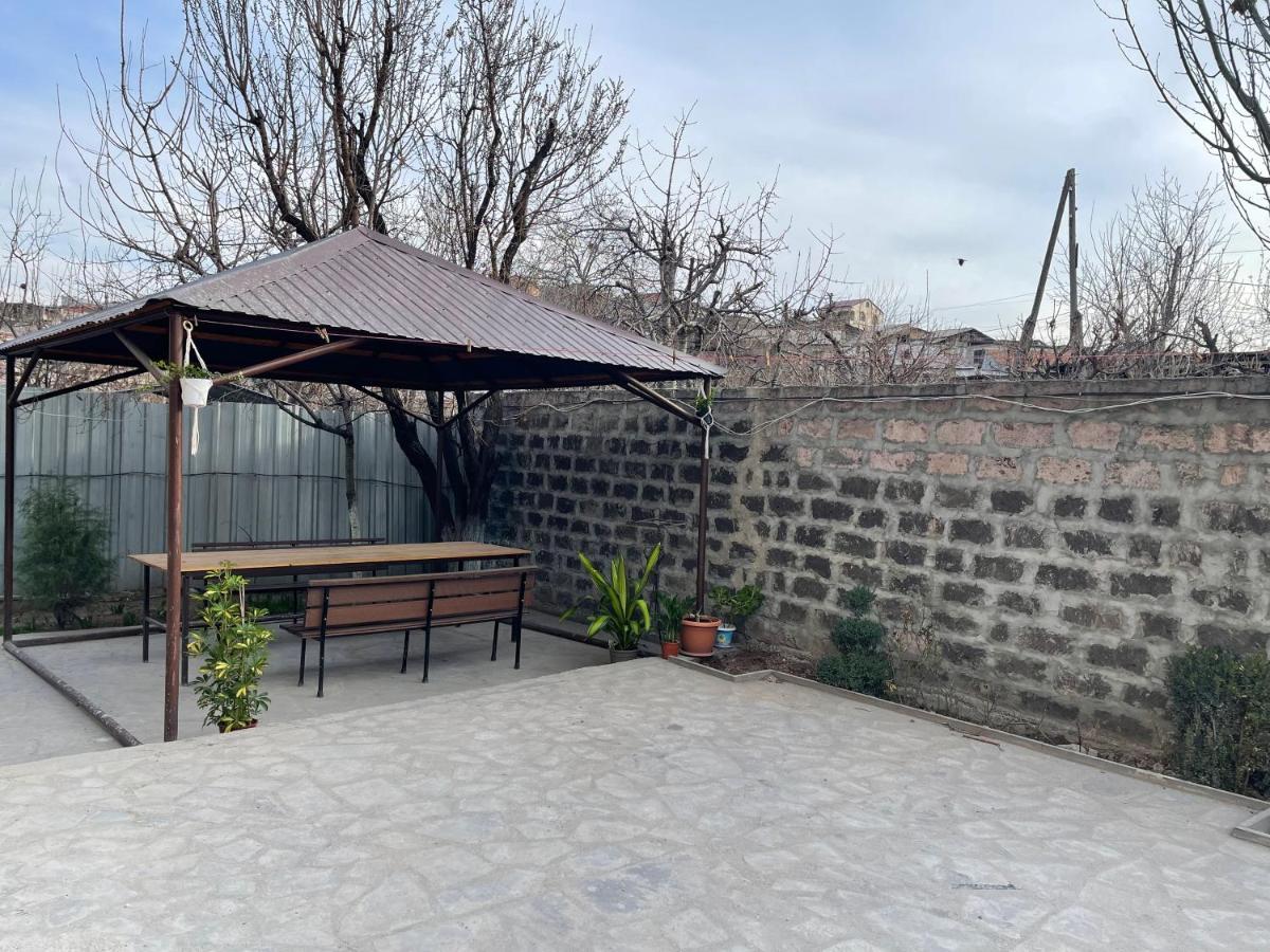 Noragyugh Guest House 耶烈万 外观 照片